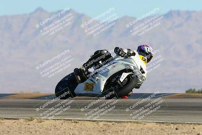 media/Jan-12-2025-CVMA (Sun) [[be1d2b16e3]]/Race 3-Amateur Supersport Middleweight/